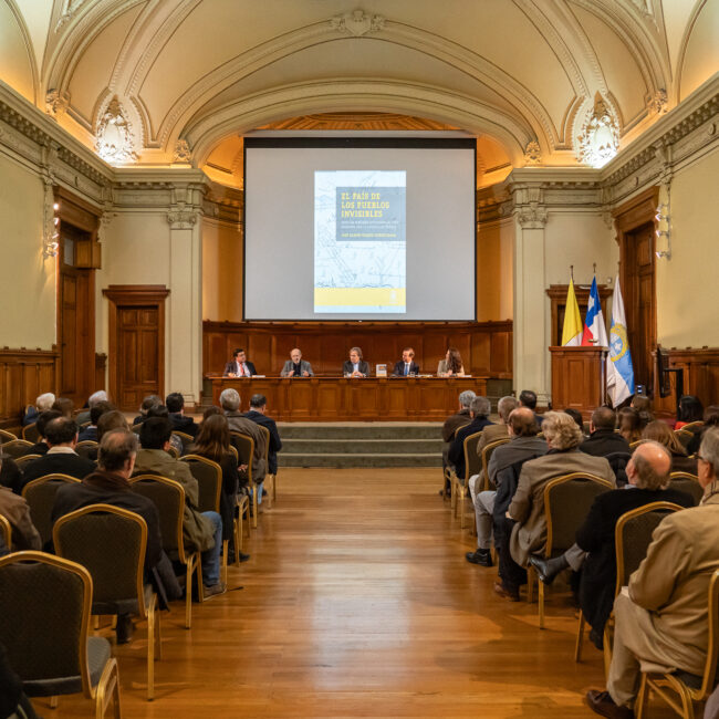 José Ramón Ugarte presentó su libro “El país de los pueblos invisibles”