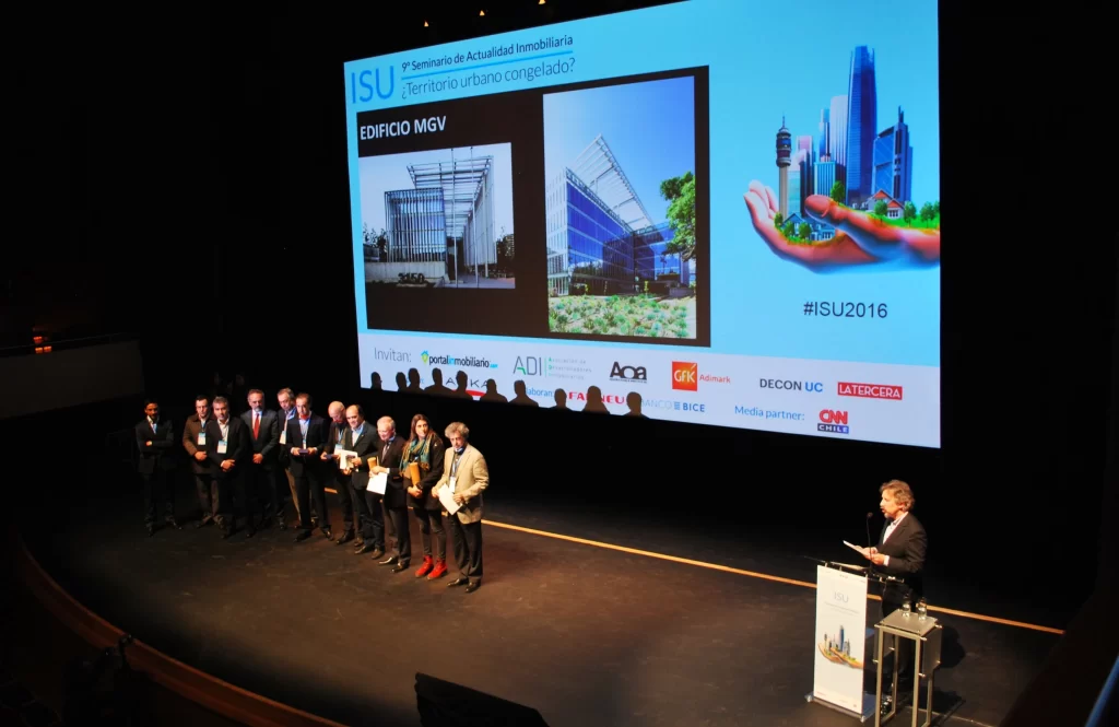 EN 9° SEMINARIO DE ACTUALIDAD INMOBILIARIA SE ENTREGARON LOS PREMIOS ISU 2016