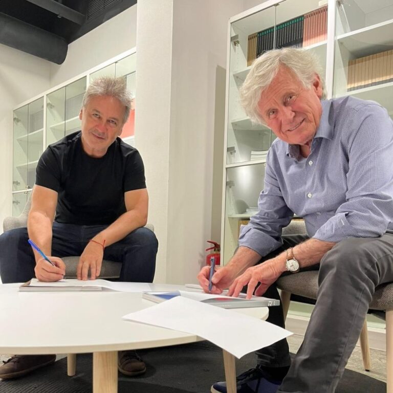 SCA y AOA firman convenio de colaboración institucional