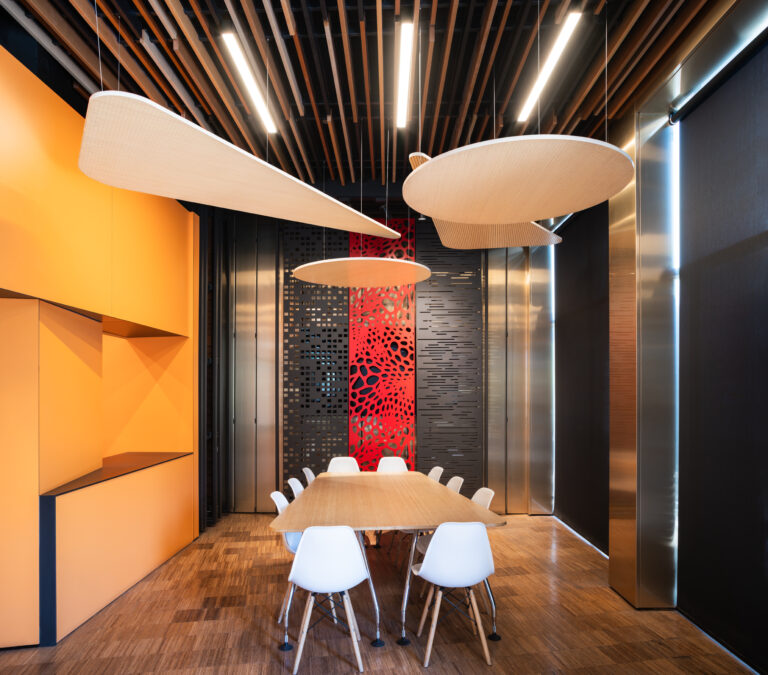 Hunter Douglas | Nubes de madera acústicas