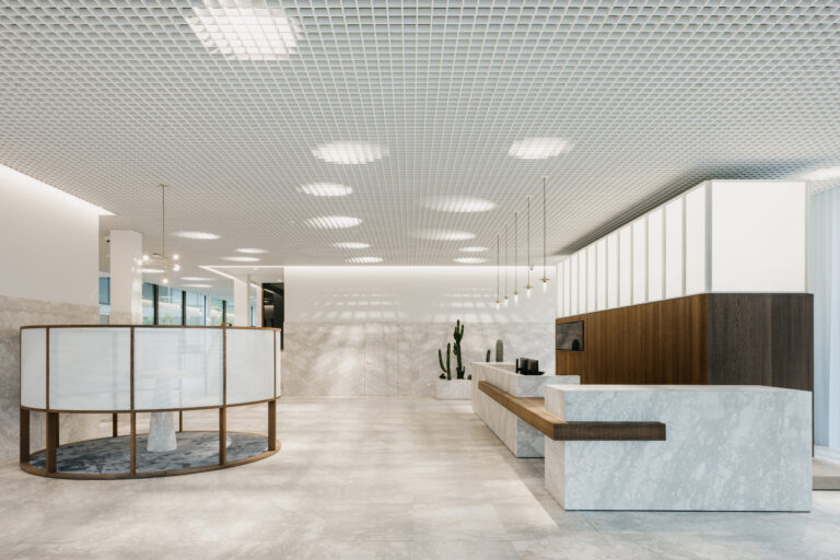 Hunter Douglas | Cielos y Fachadas Grilla