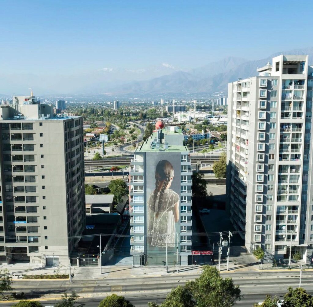 Inauguran mural de 11 pisos en La Florida