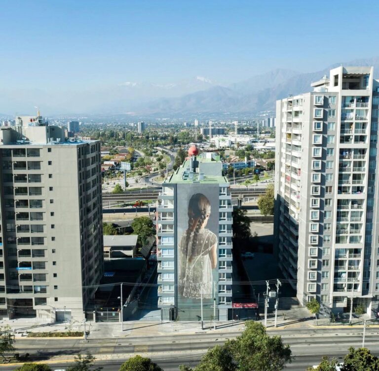 Inauguran mural de 11 pisos en La Florida