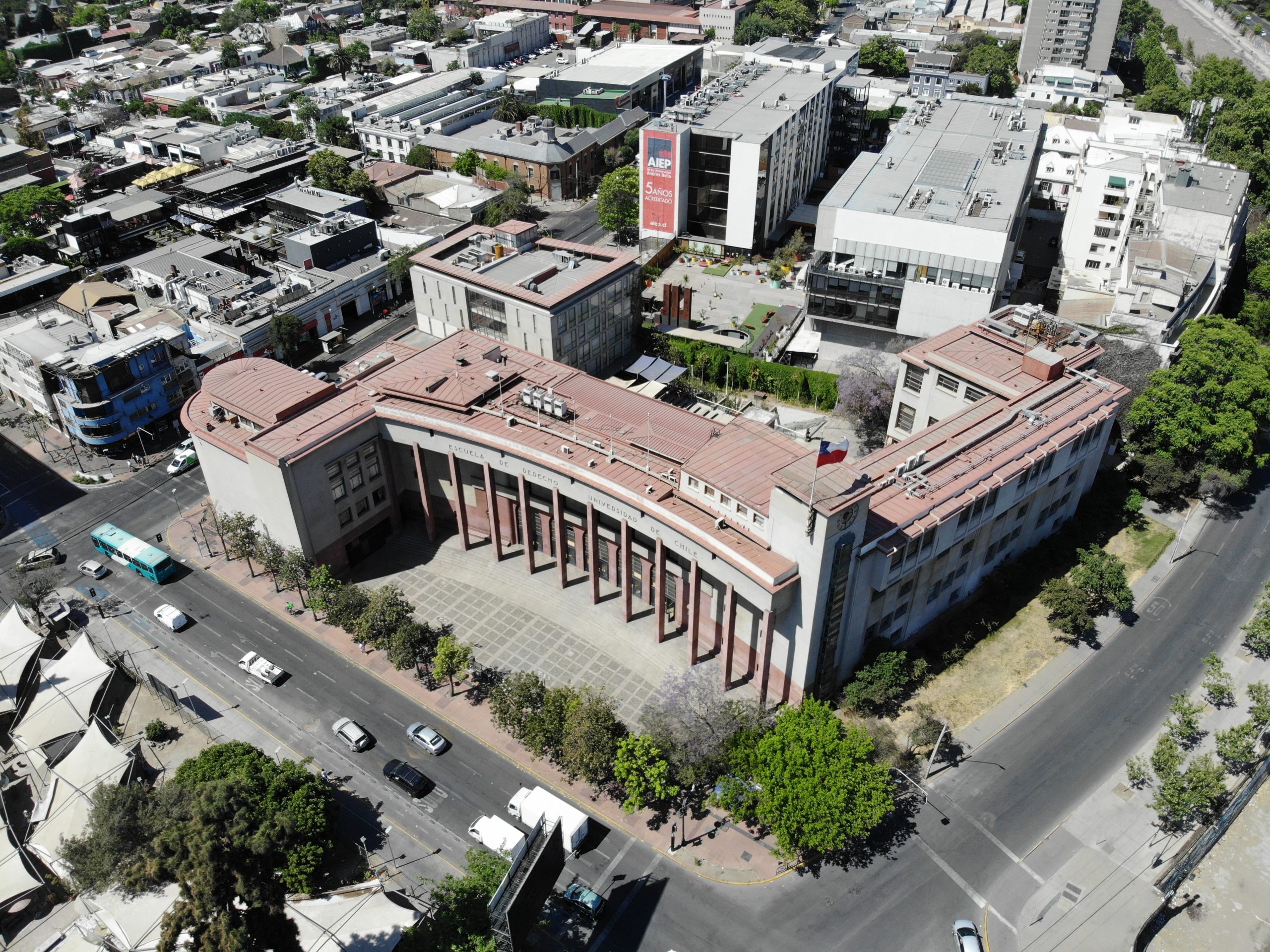 Solo Socios AOA | Recorrido Escuela de Derecho U de Chile