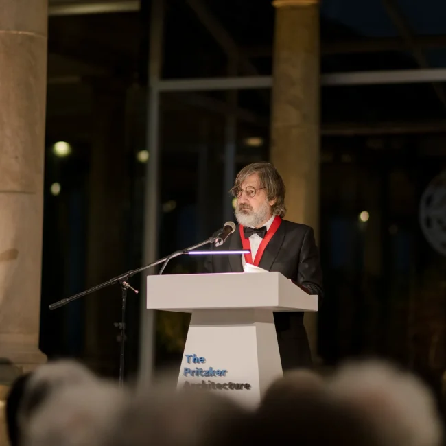 Smiljan Radic recibe el Premio Pritzker 2026